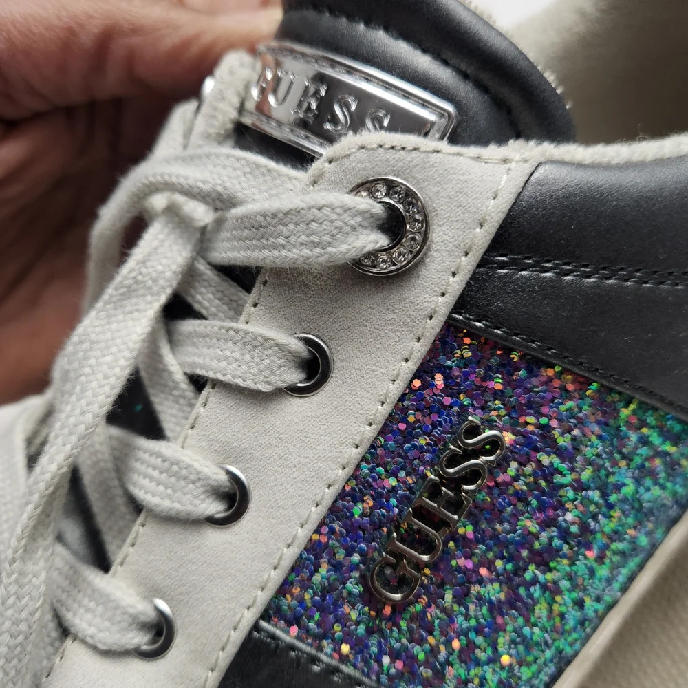 Guess Loven3 Mermaid Sparkle‎ Iridescent Glitter Lace-Up Sneakers Size 11 Grunge